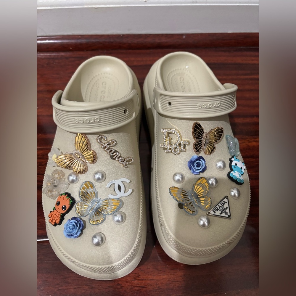 CROCS Women’s Beige with Colorful Charms - Picture 2 of 5
